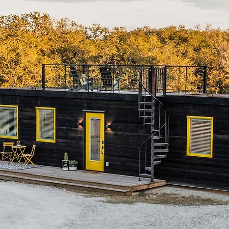 New The Yellow Beacon-Luxury Shipping Container 弗雷德里克斯堡 外观 照片