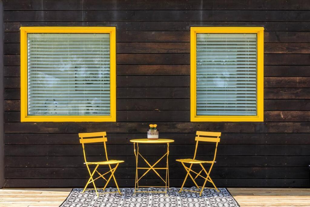 New The Yellow Beacon-Luxury Shipping Container 弗雷德里克斯堡 外观 照片