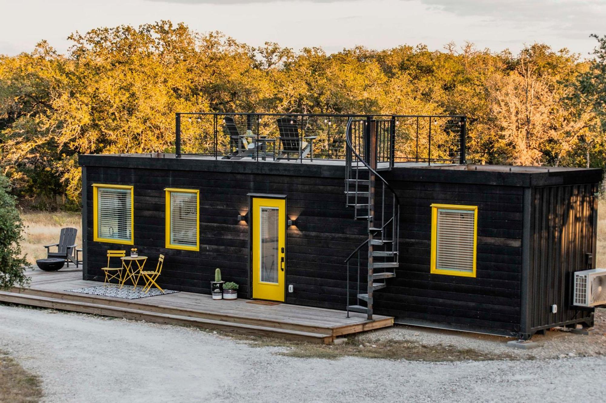 New The Yellow Beacon-Luxury Shipping Container 弗雷德里克斯堡 外观 照片